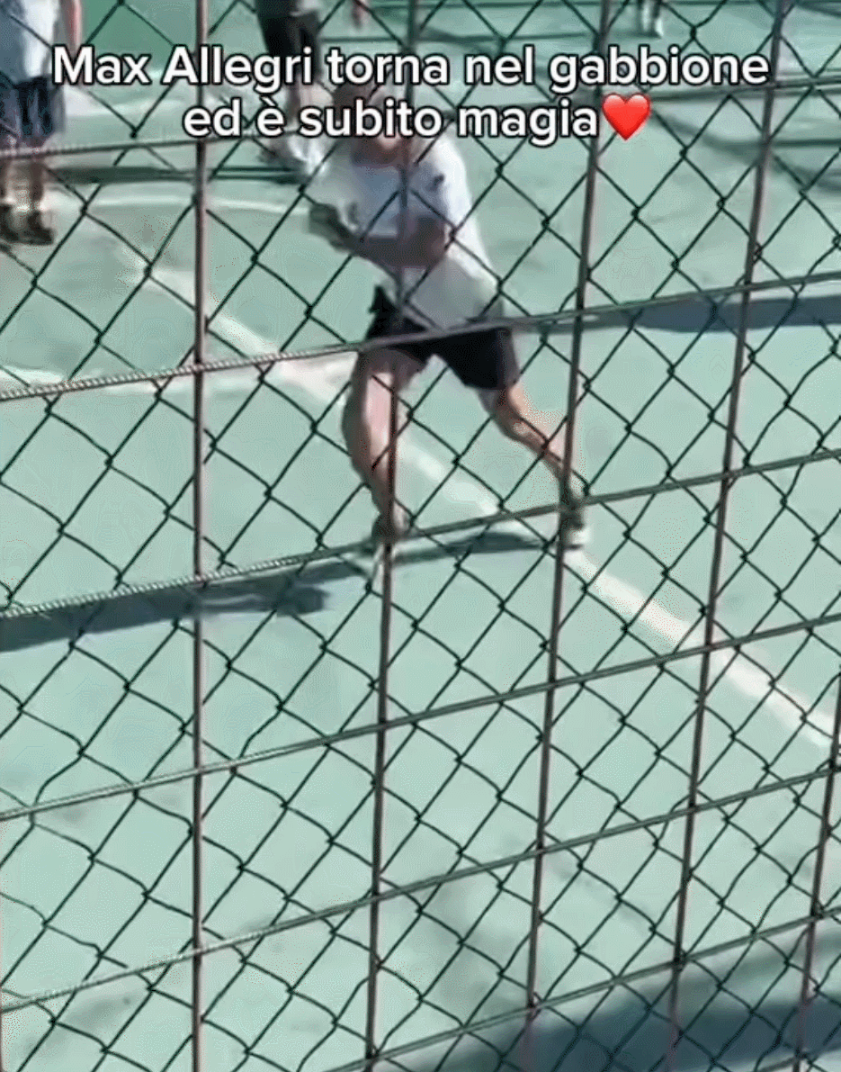 意大利媒体：阿莱格里被拍到踢笼式足球 乔恩大叔回到家乡调整心情 并没有急着回到教练席 
